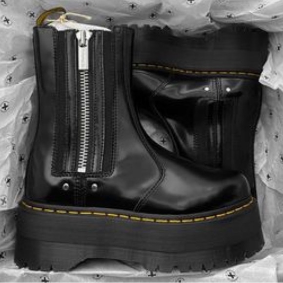 New Dr Martens 2976 Max Platform  Boots - Picture 4 of 10